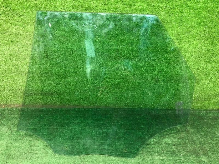 Стекло двери заднее правое Land-Rover Discovery 5 (2016-н.в.)