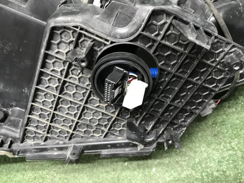 Битая Фара правая Toyota LC Prado 150 (17-нв) LED