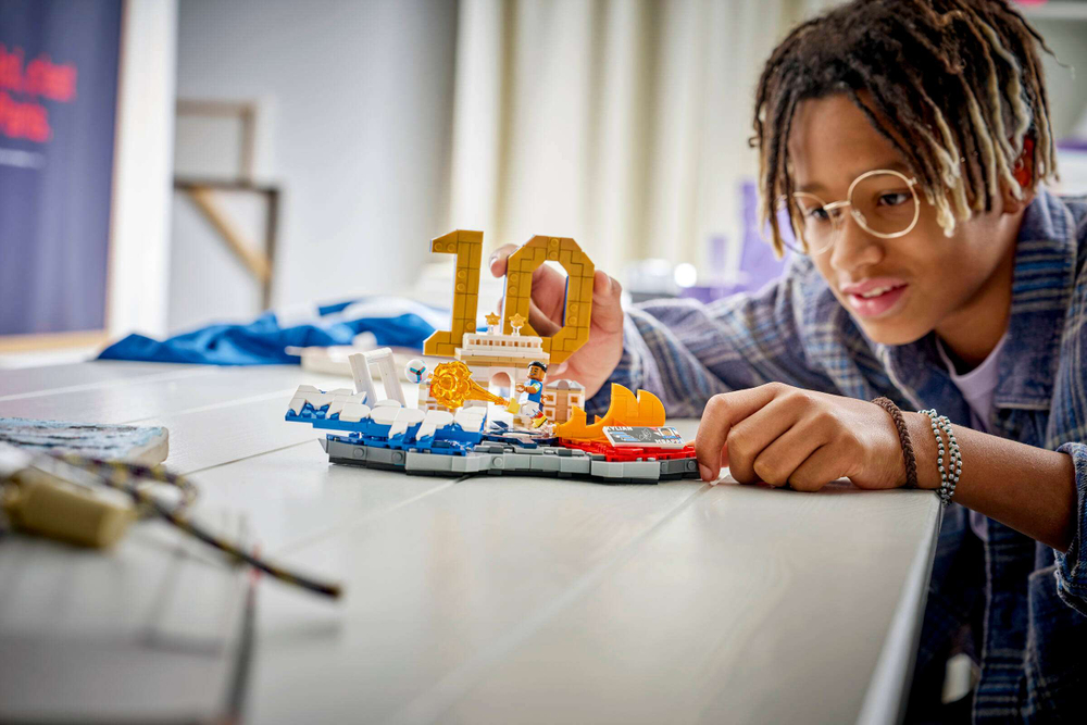 Конструктор LEGO Editions 43013 Kylian Mbappé – Soccer Highlights