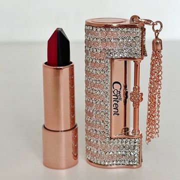 Помада для губ двухцветная