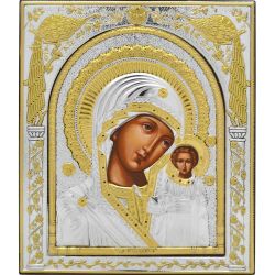 Казанская икона Богородицы в серебряном окладе в античной ризе.