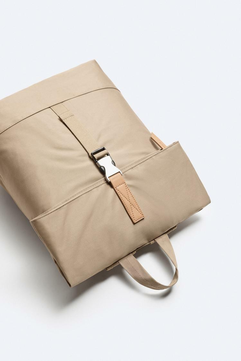 ZARA РЮКЗАК С ОТКИДНЫМ КЛАПАНОМ, ПЕСОЧНО-КОРИЧНЕВЫЙ