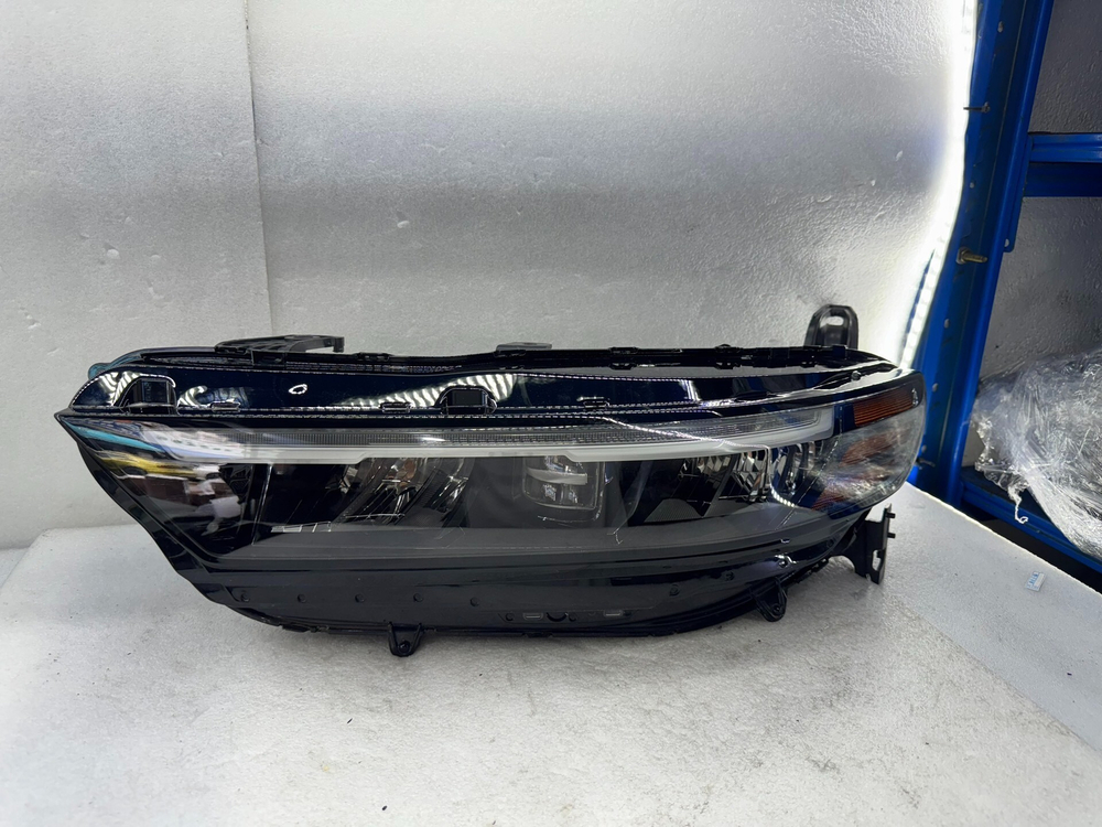 Блок фары правой/левой Honda Accord 11 (оригинал, 9/10 сост.)