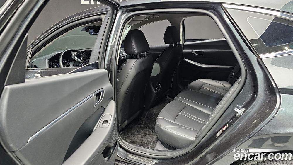 Hyundai Sonata (DN8) 2.0 (04.2020)