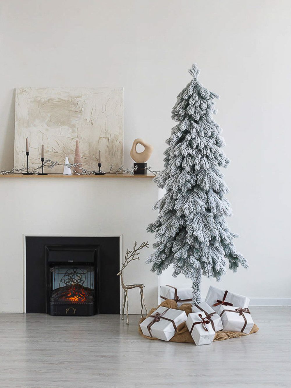 ель на ножке заснеженная "Венето" люкс