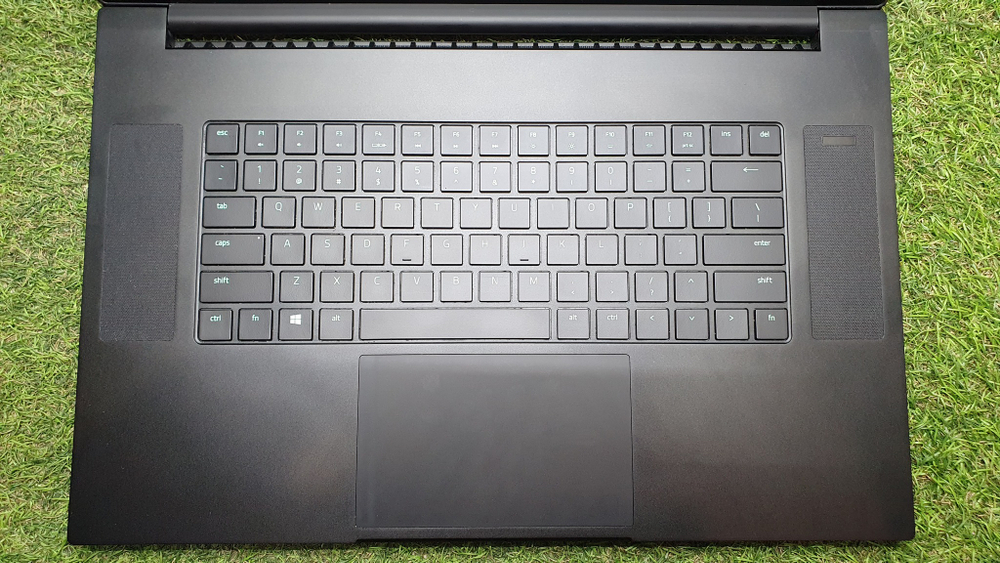 Ноутбук Razer i7-9/16Gb/RTX 2080 8Gb/240Hz/ Blade Pro 17/Windows 11