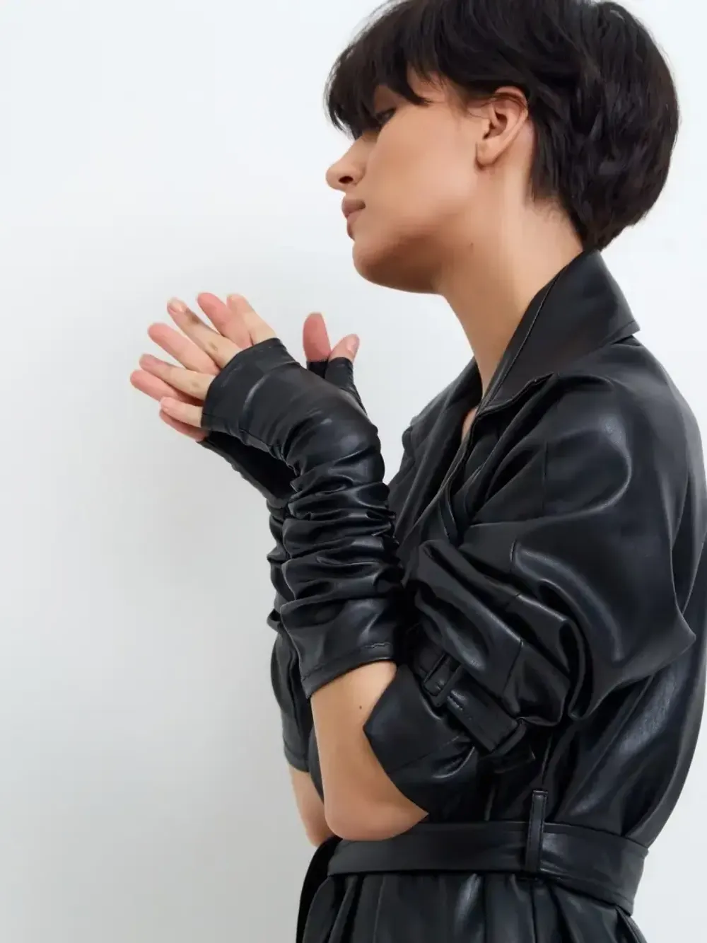 Перчатки длинные без пальцев кожаные