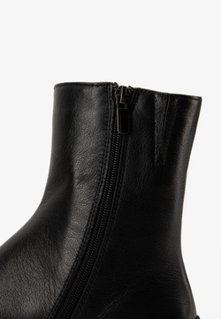 Ботинки // Nare // Black
