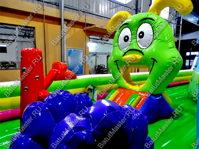 Коммерческий надувной батут "Хамелеон и динозавры" 20*10*7 м