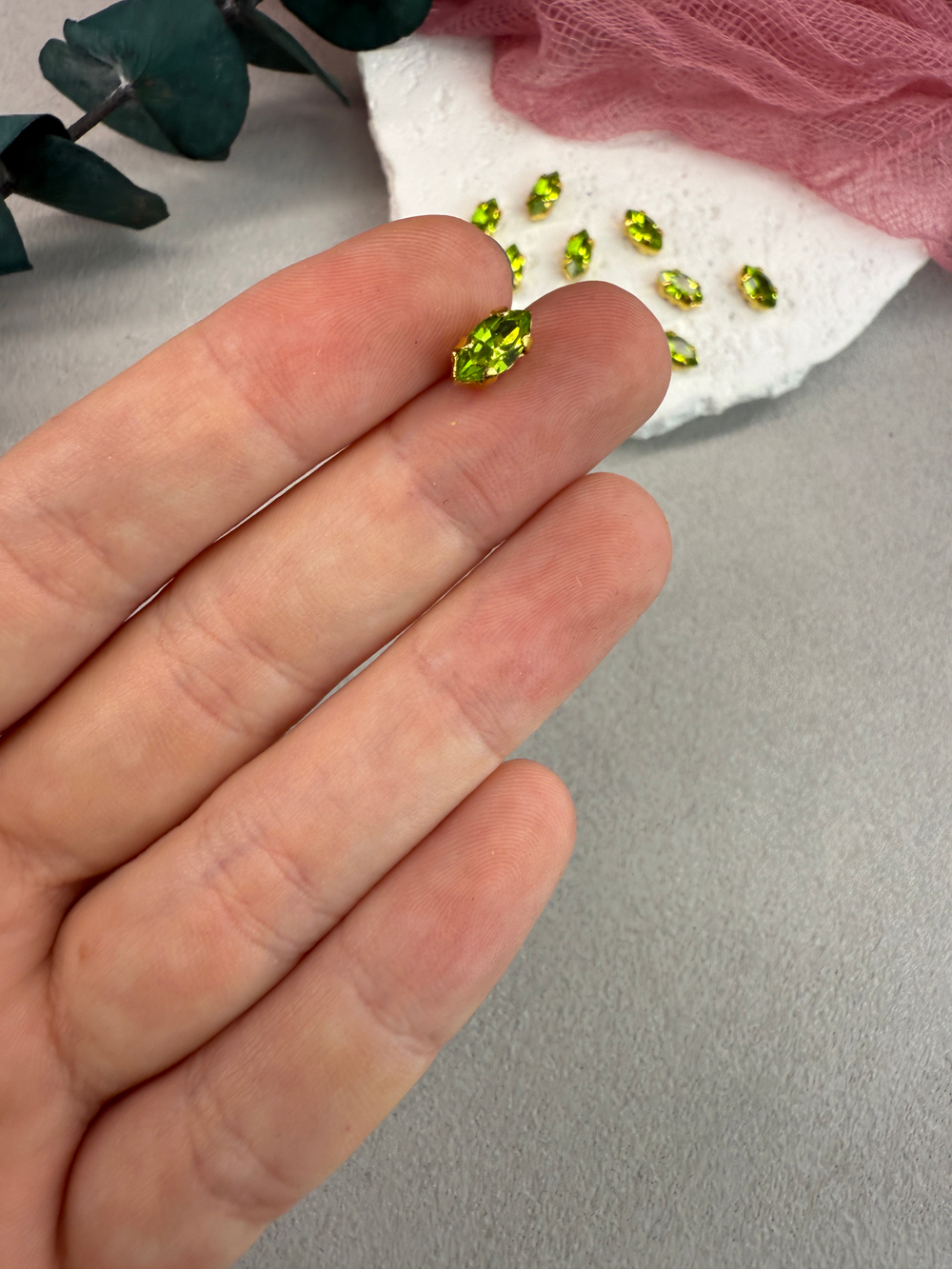 Наветт Navette 8*4 мм, Peridot