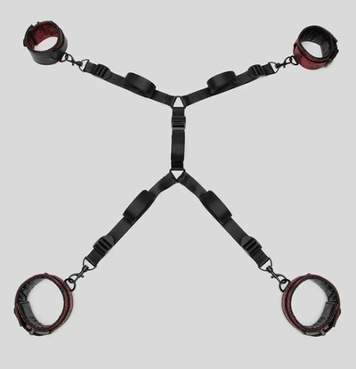 Изысканный набор фиксаций на кровати Reversible Under Mattress Restraint Set (Цвет: красный с черным)