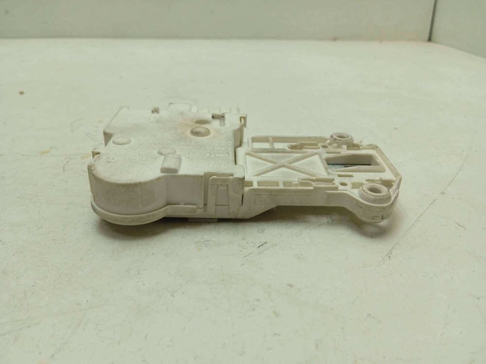 ZWP582 кт166 Блокировка люка для стиральной машины Zanussi ZWD7105 б/у
