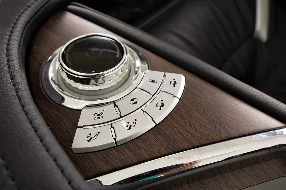 Массажное кресло Casa&More Genesis 1.0 Черно-серебристый