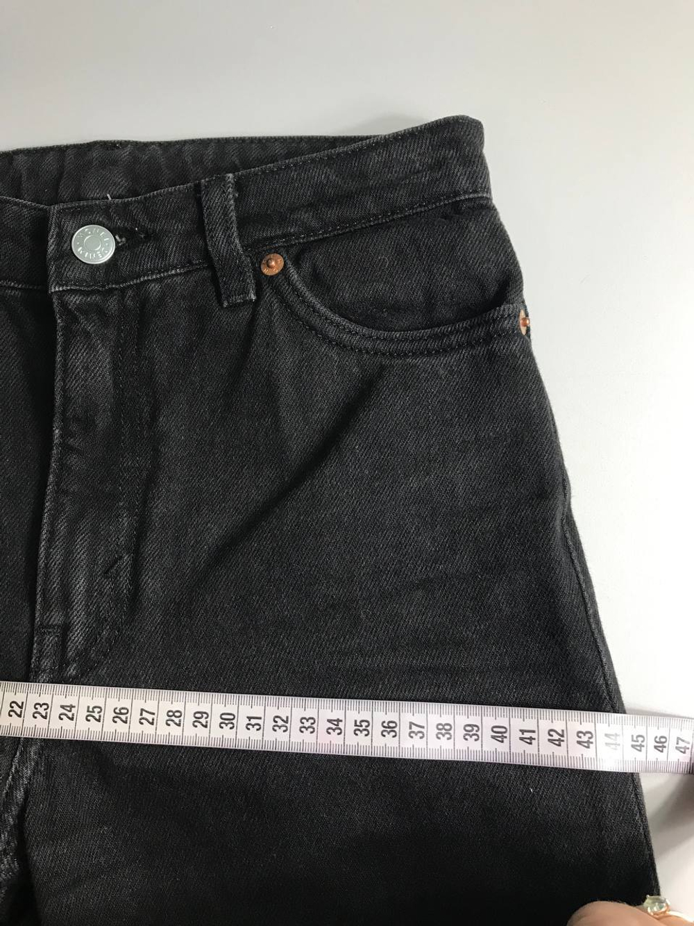 Джинсы трубы модные, маркировка 24, визуально на 38 размер
