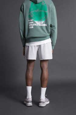 ZARA БАЗОВЫЕ СПОРТИВНЫЕ ШОРТЫ, ЖЕЛТОВАТО-БЕЛЫЙ