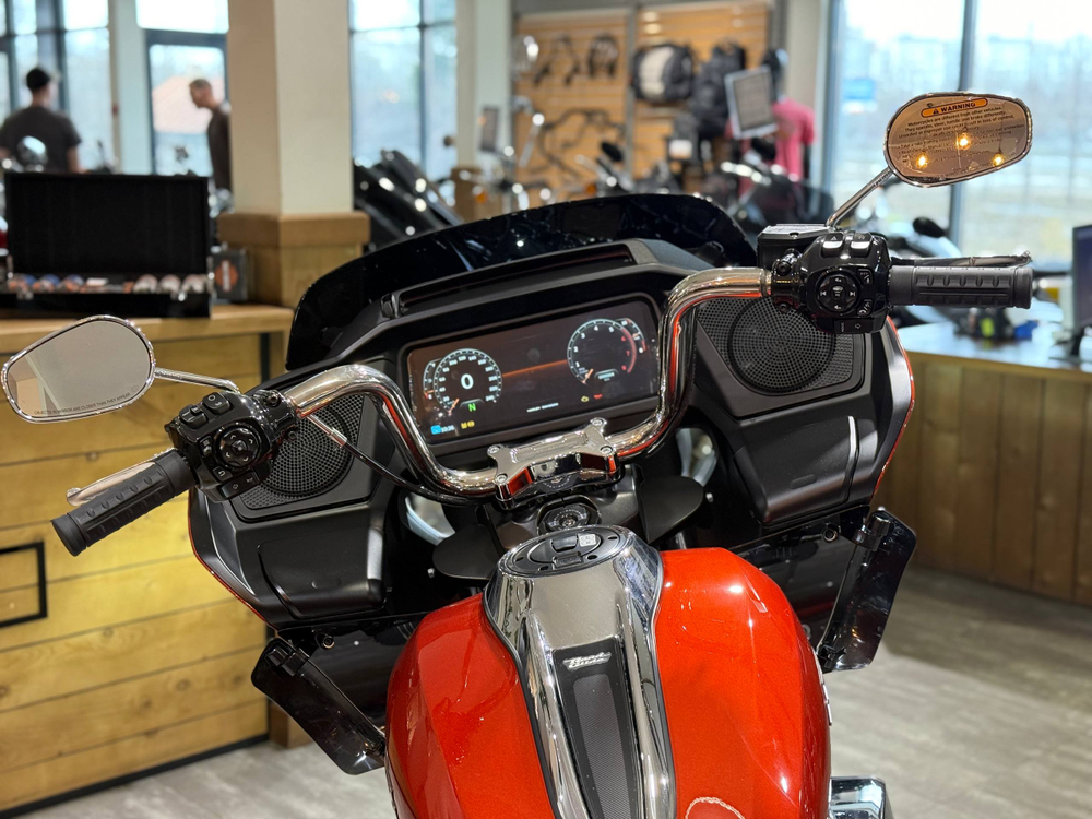 Harley-Davidson ROAD GLIDE 2024 (Whiskey Fire/Chrome)