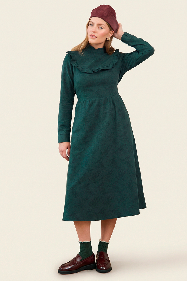 Платье с вшитой манишкой