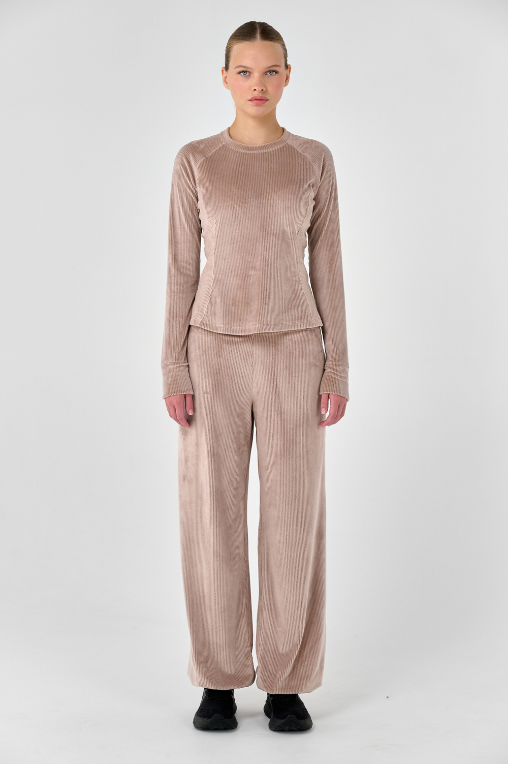 Брюки велюровые широкие с манжетами с карманами