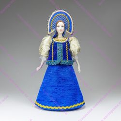 Сувенирная кукла в круглом двурогом кокошнике