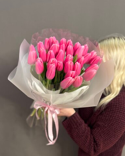 Букет с 33 розовыми тюльпанами