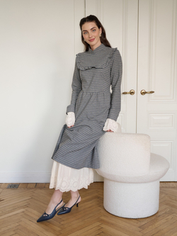 Платье с вшитой манишкой