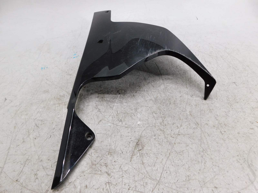 Пластик нижний левый Honda VFR800 64540-MJM-D000