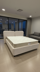 Интерьерные кровати