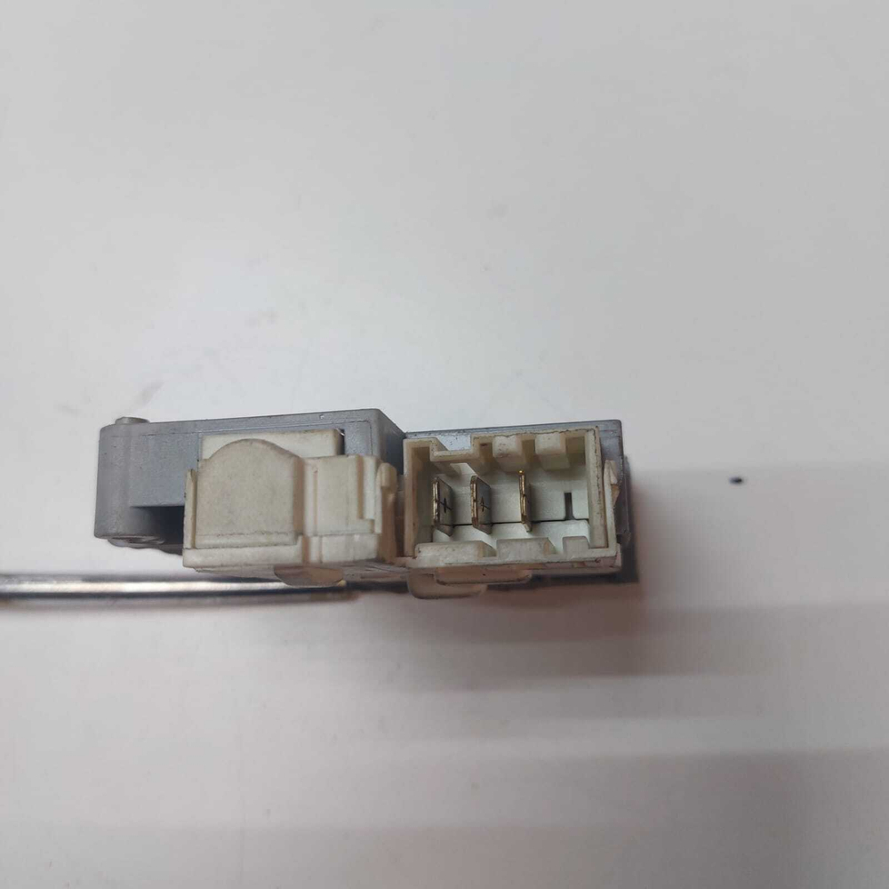 22 Блокировка люка для стиральной машины Indesit C00254755 б/у