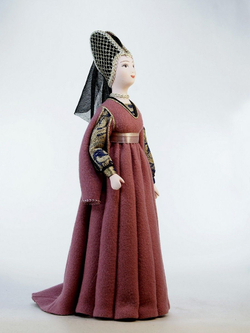 Кукла фарфоровая в немецком придворном костюме