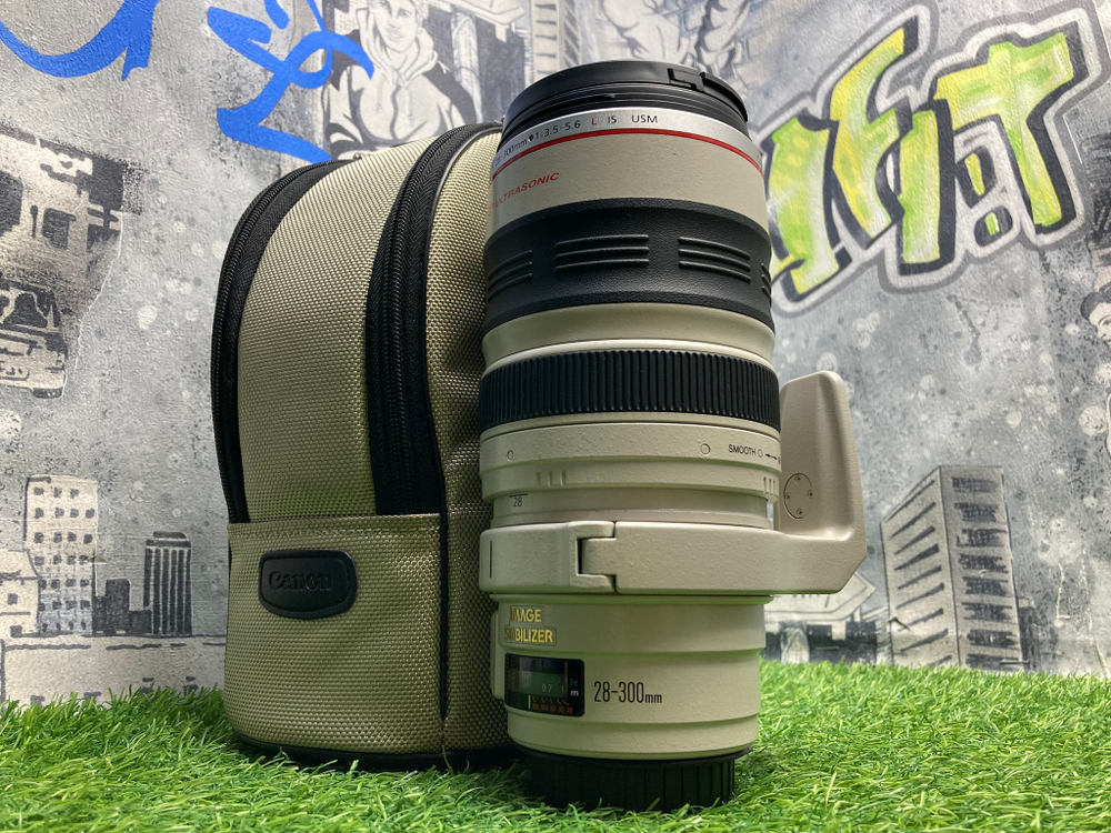 Canon EF 28-300mm 3.5-5.6L IS USM