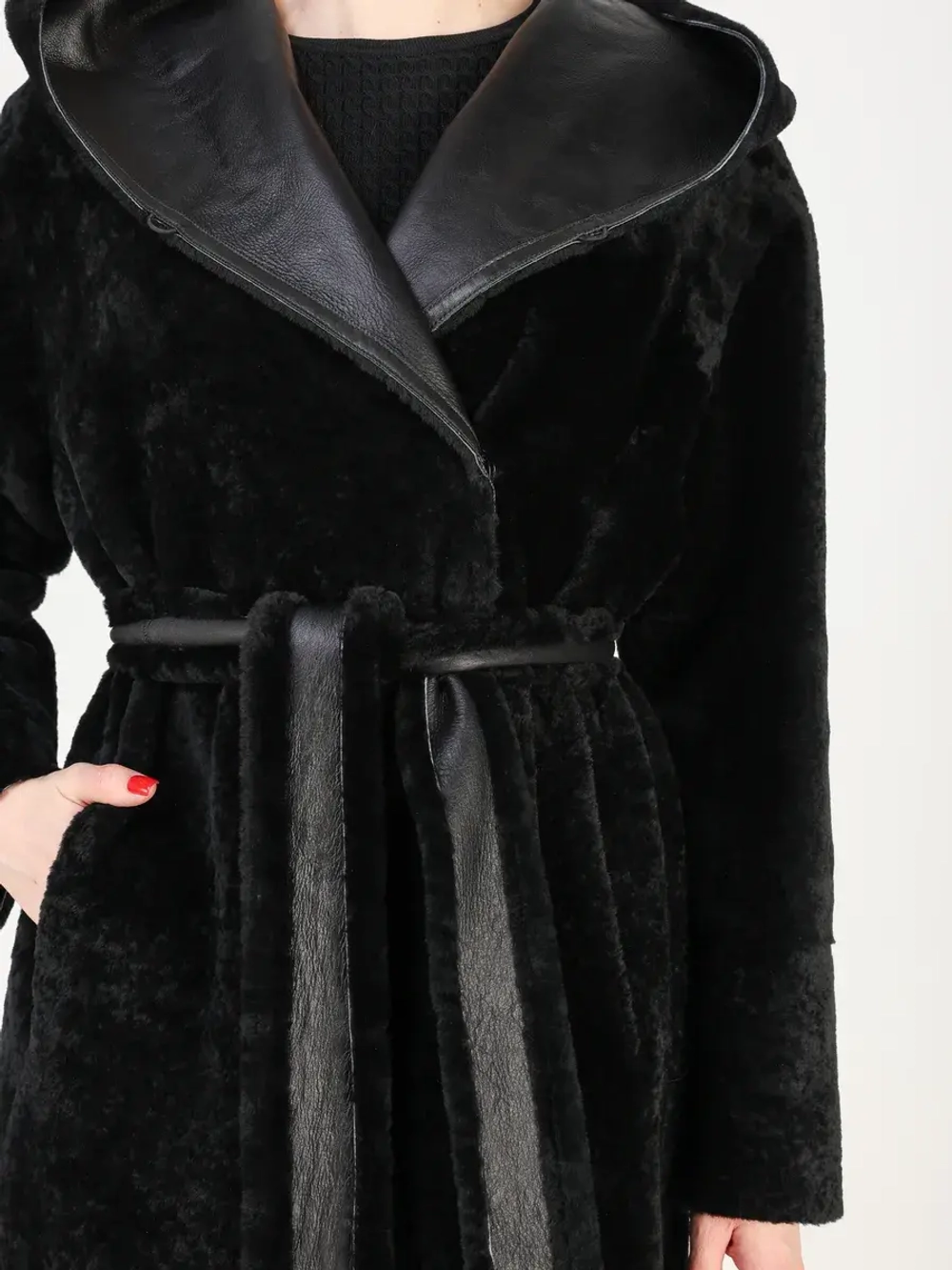 Дубленка зимняя шуба натуральная с капюшоном двухсторонняя