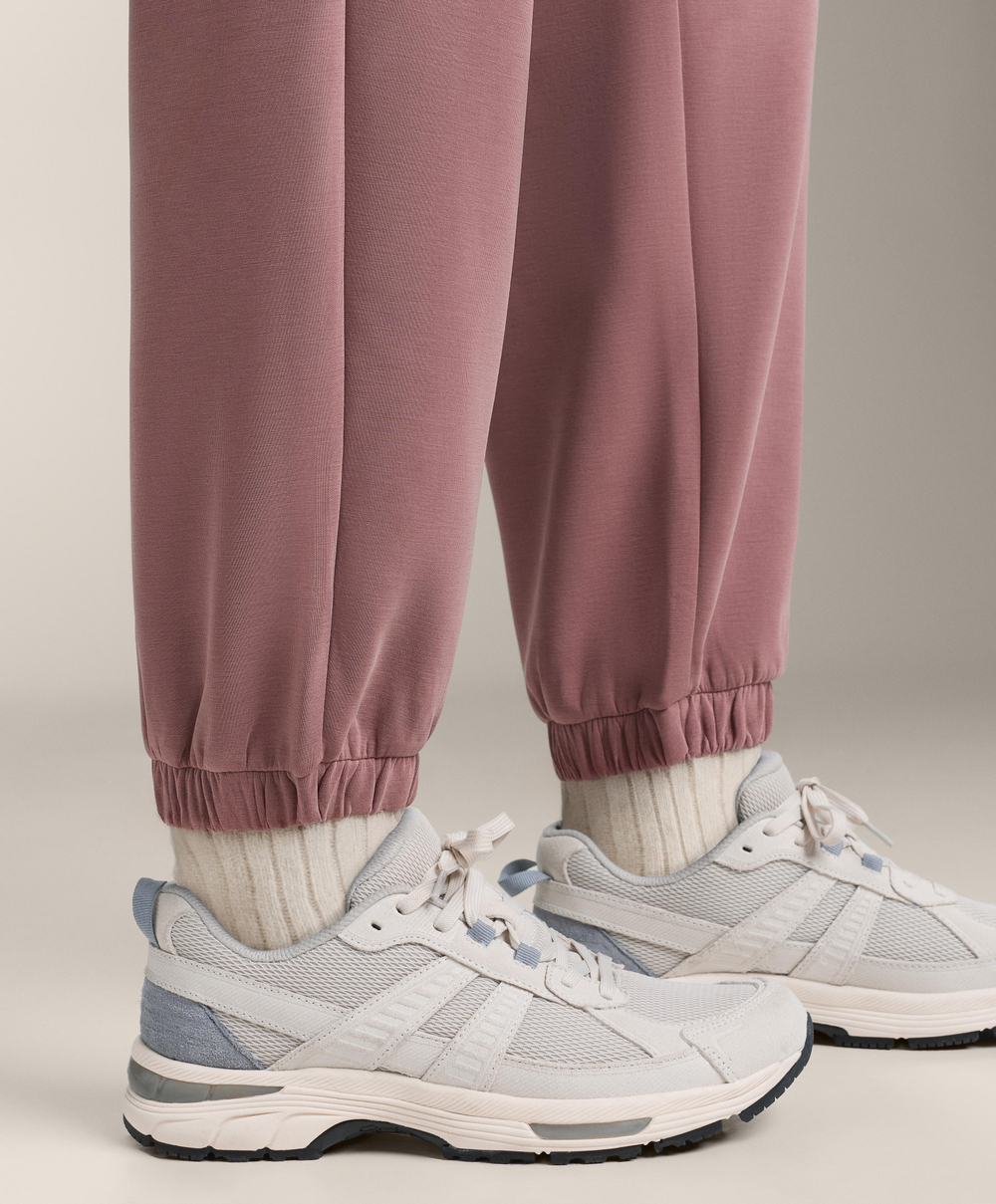 OYSHO Брюки-джоггеры из модала с начесом, розово-лиловый