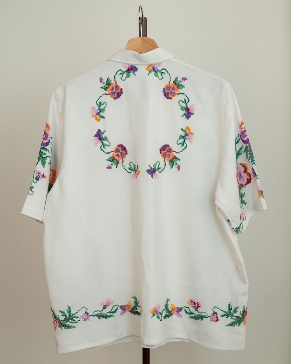 Рубашка Soeurs Усыпанная Анютиными Глазками белая