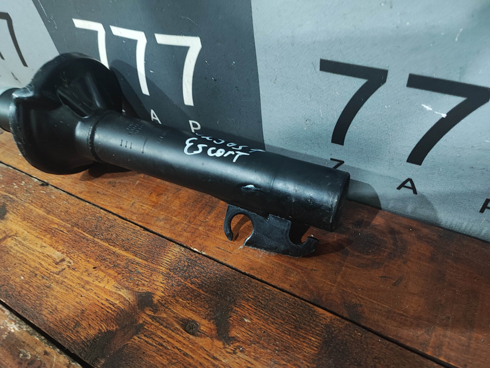 Стойка передняя Ford Escort 3, 4 80-90 Новая R11047