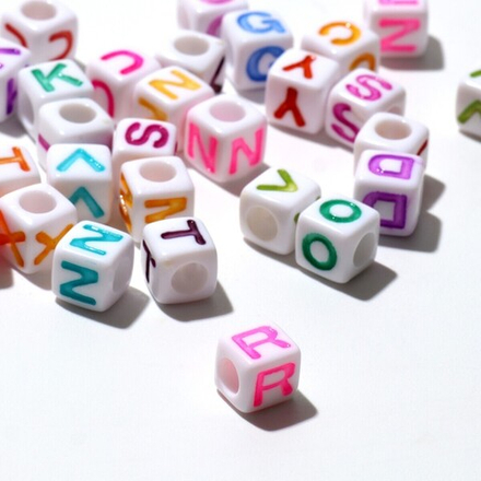 Бусина из акрила "Буквы английские" МИКС, кубик 7*7мм, набор 10г, цветная 9906148