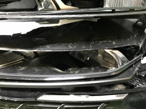Битая Фара левая Volvo XC60 2 (2017-2021) LED