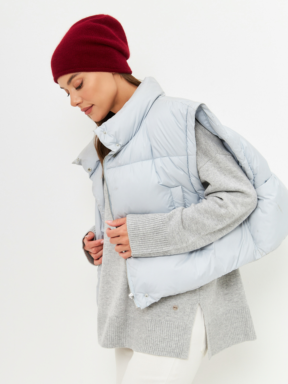 Шапка GLORY удлиненная одинарная с руликом с содержанием шерсти енота и ангоры