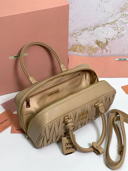 Сумка MIU MIU Arcadie matelassé из кожи наппа, бежевый