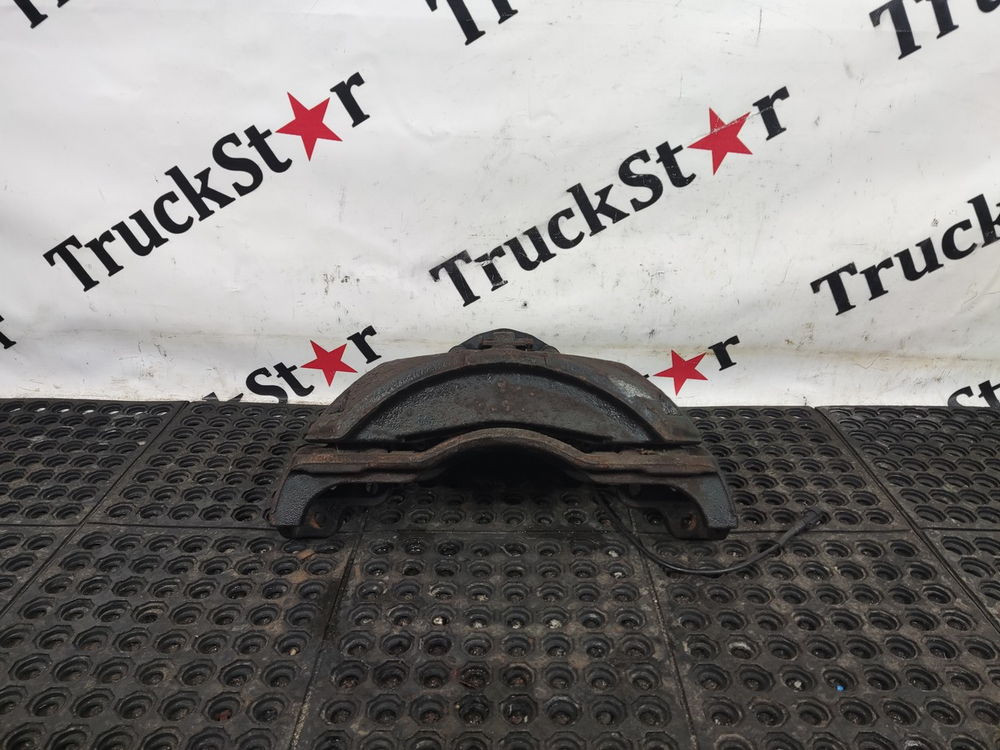 Суппорт передний правый 2017г.