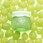 Себорегулирующий крем для лица с 81% экстрактом зеленого винограда Frudia Green Grape Pore Control Cream