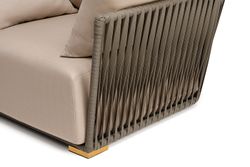 "Форли" кресло плетеное из роупа, каркас алюминий светло-серый (RAL7035) муар, роуп серо-коричневый 23мм, ткань Mossle бежевая