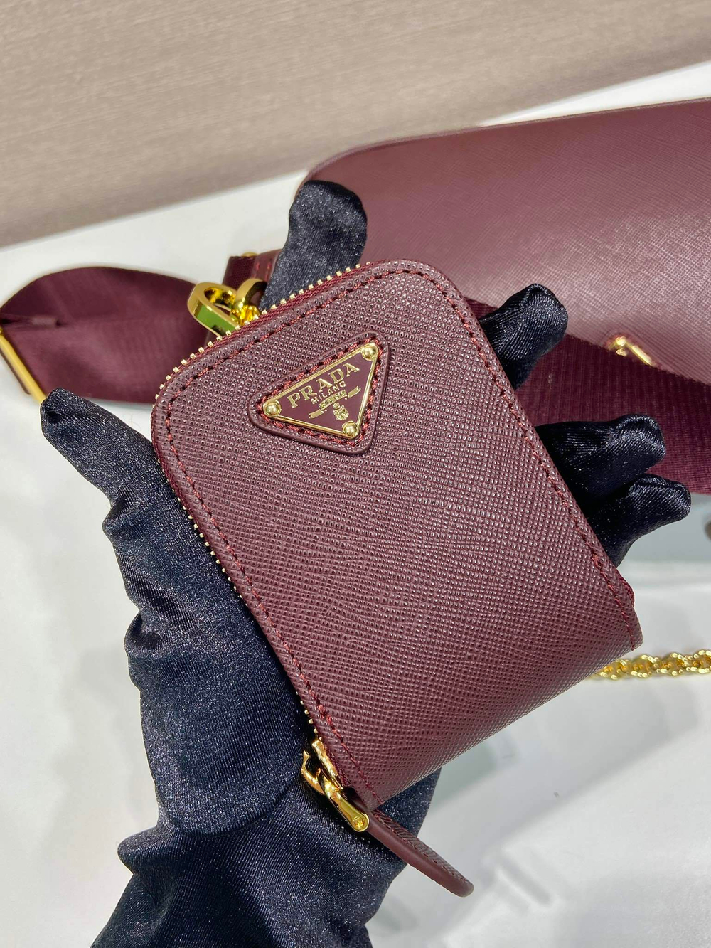 Prada Re-Edition 2005 Saffiano Bag