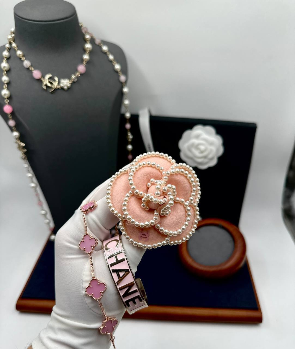 Брошь CHANEL