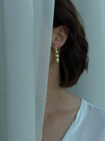 Серьги из шаров разного диаметра, оттенок золото