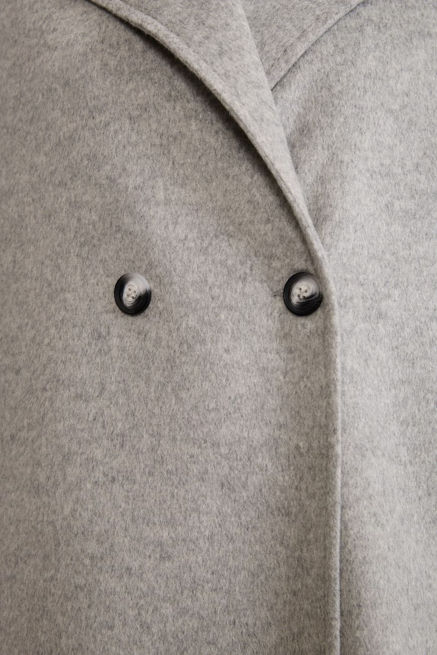 Пальто двубортное с отстрочкой, светло-серый