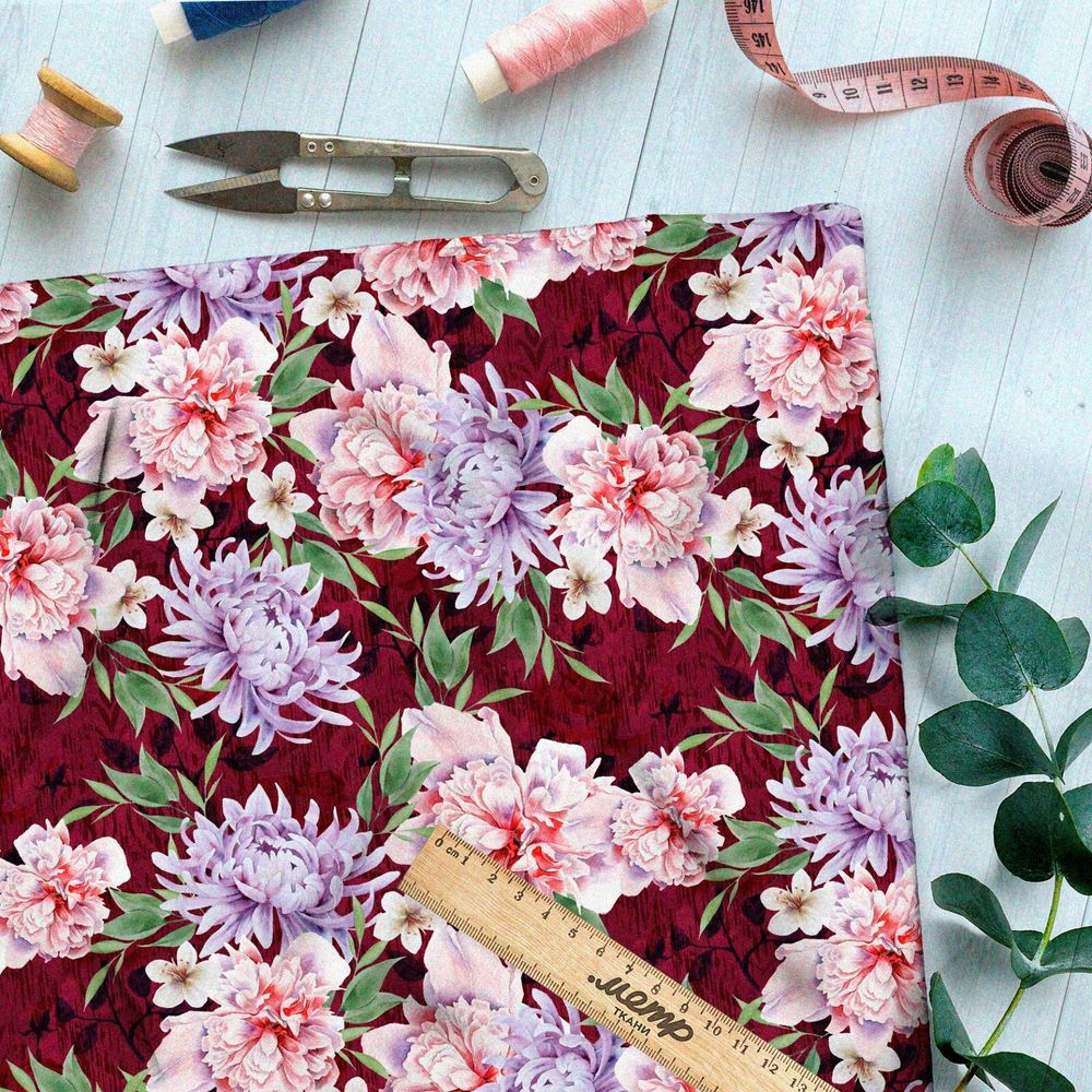 Ткань бязь нежные гвоздики и георгины на красном фоне