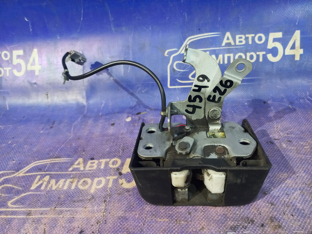 Замок багажника NISSAN NV350 CARAVAN 2012-2017