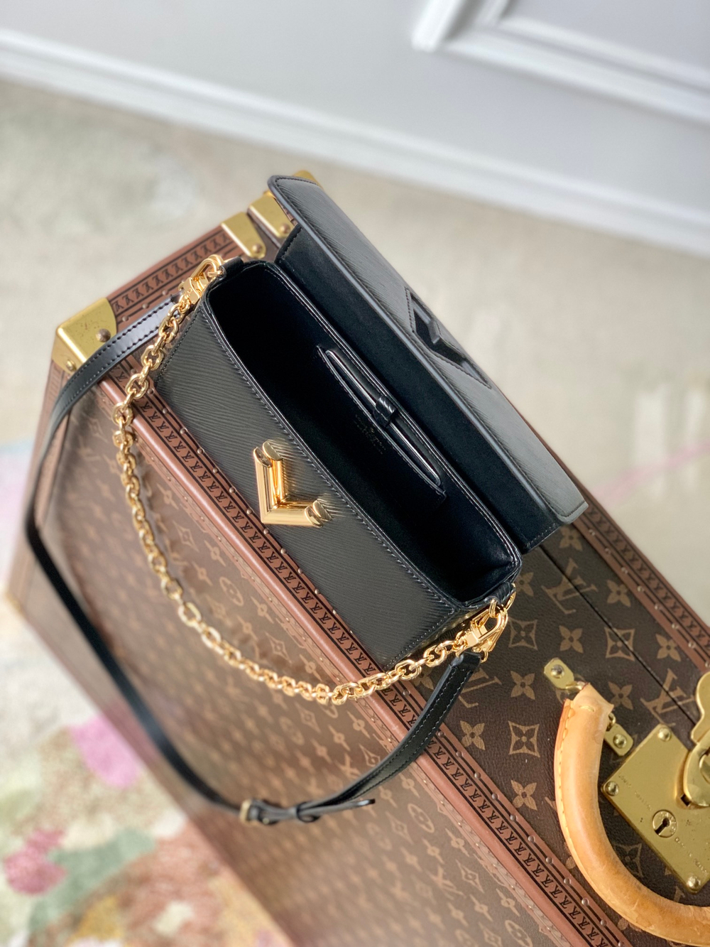 Louis Vuitton Twist West Pochette