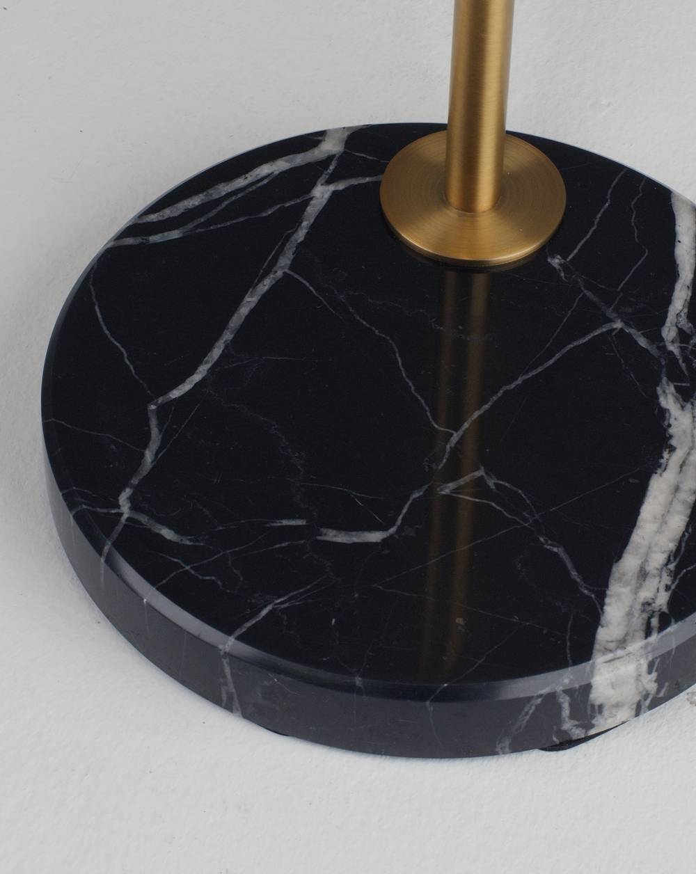 Торшер Moderli V11310-1F Goldy