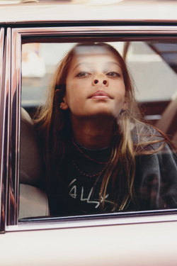 ZARA ТОЛСТОВКА С ЭФФЕКТОМ ПОТЕРТОСТИ И ПРИНТОМ, АНТРАЦИТОВО-СЕРЫЙ